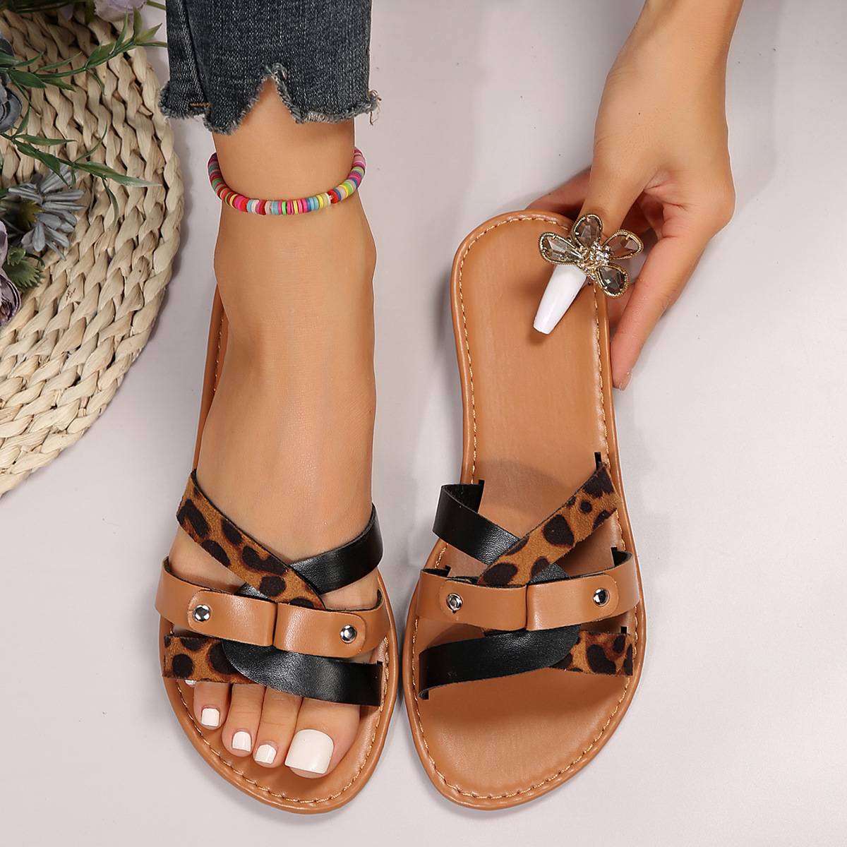 Renata - Sandalias Hebillas Premium