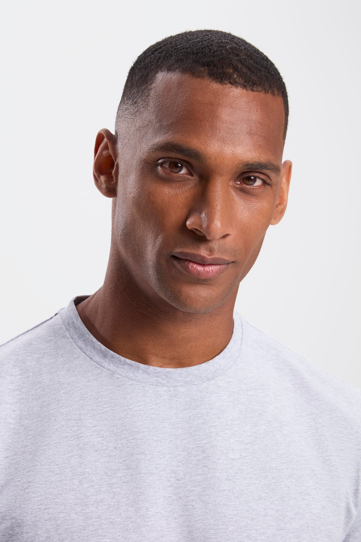 Remera essential blanca