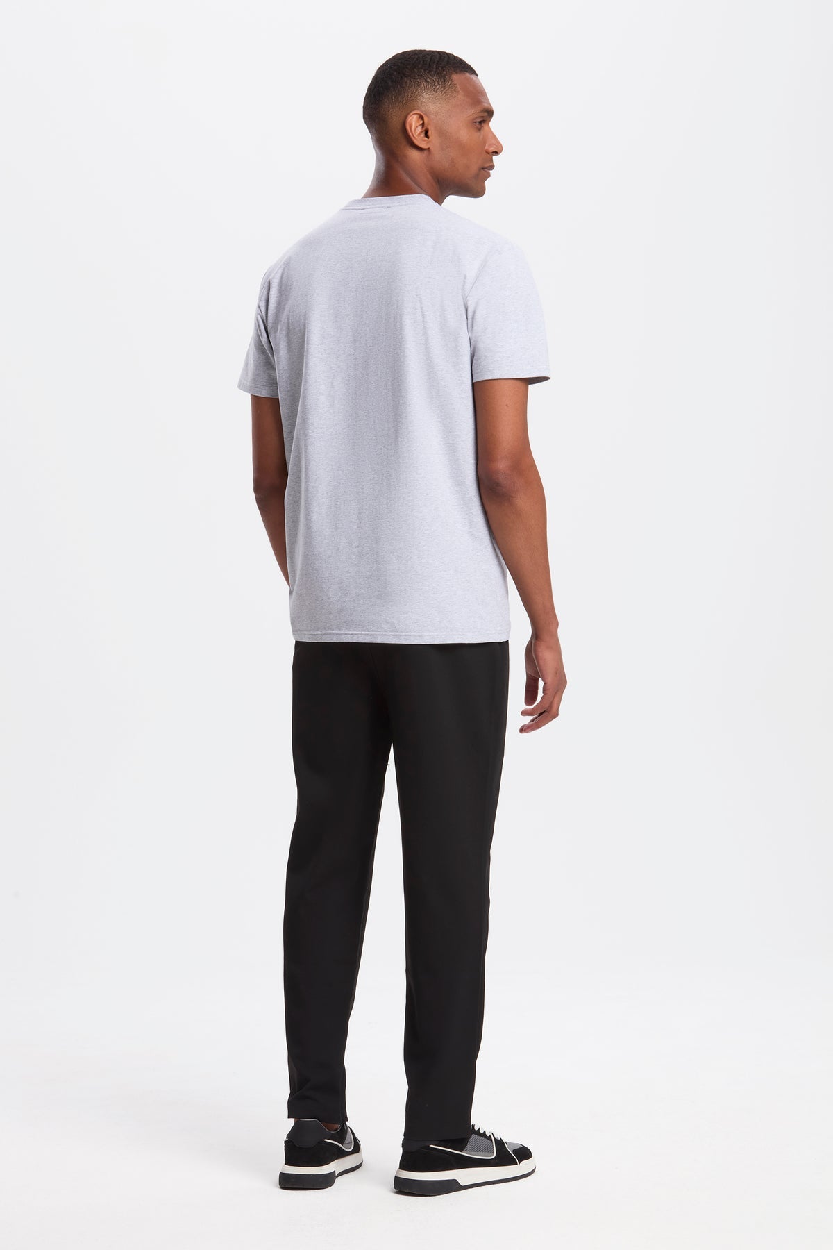 Remera essential blanca