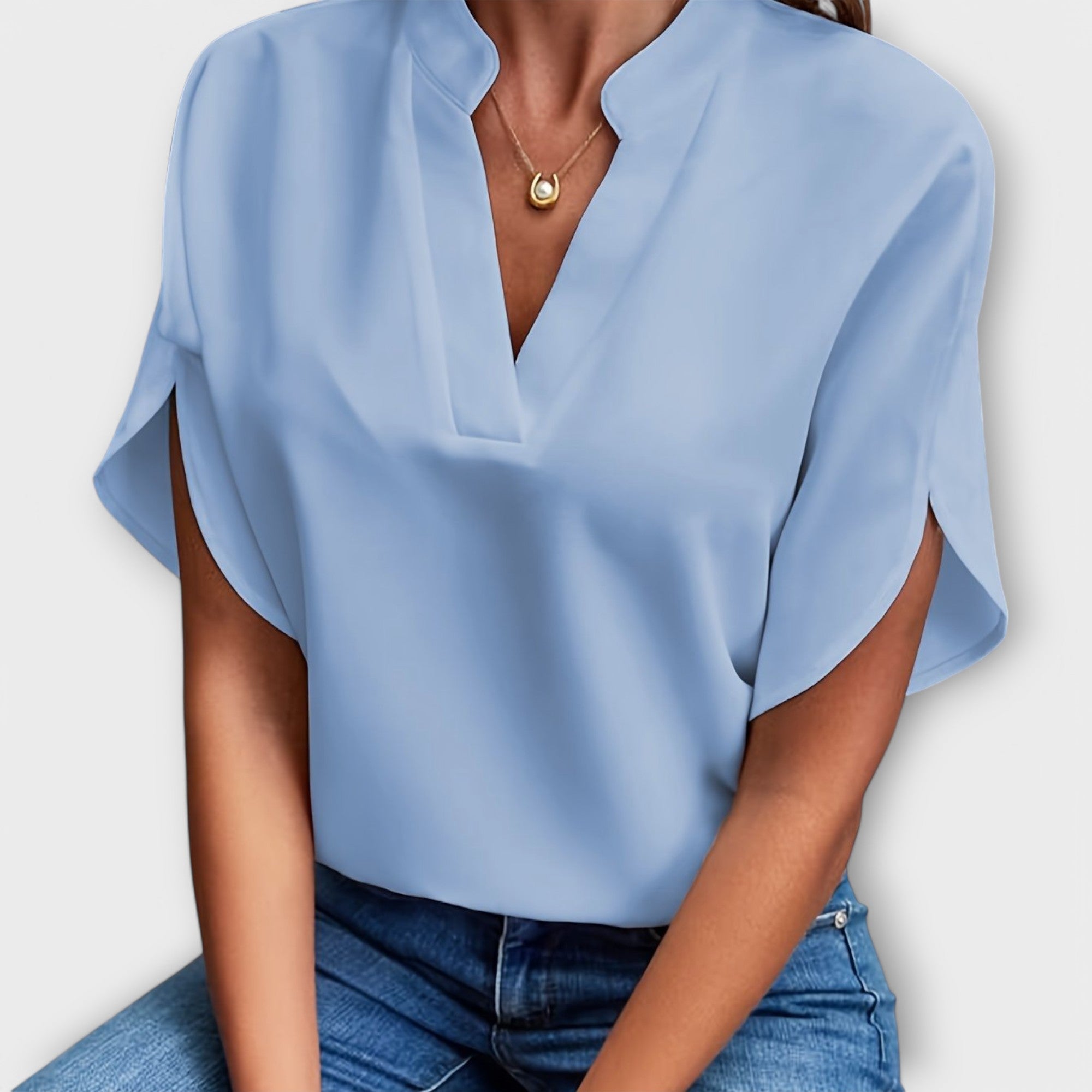 Camila - Blusa Cuello V Minimalista